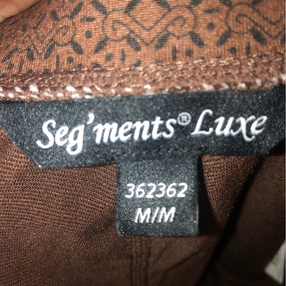 Seg’ments Luxe med 32” round. Skort. Skirt with shorts under it.  Preowned. - Picture 5 of 7